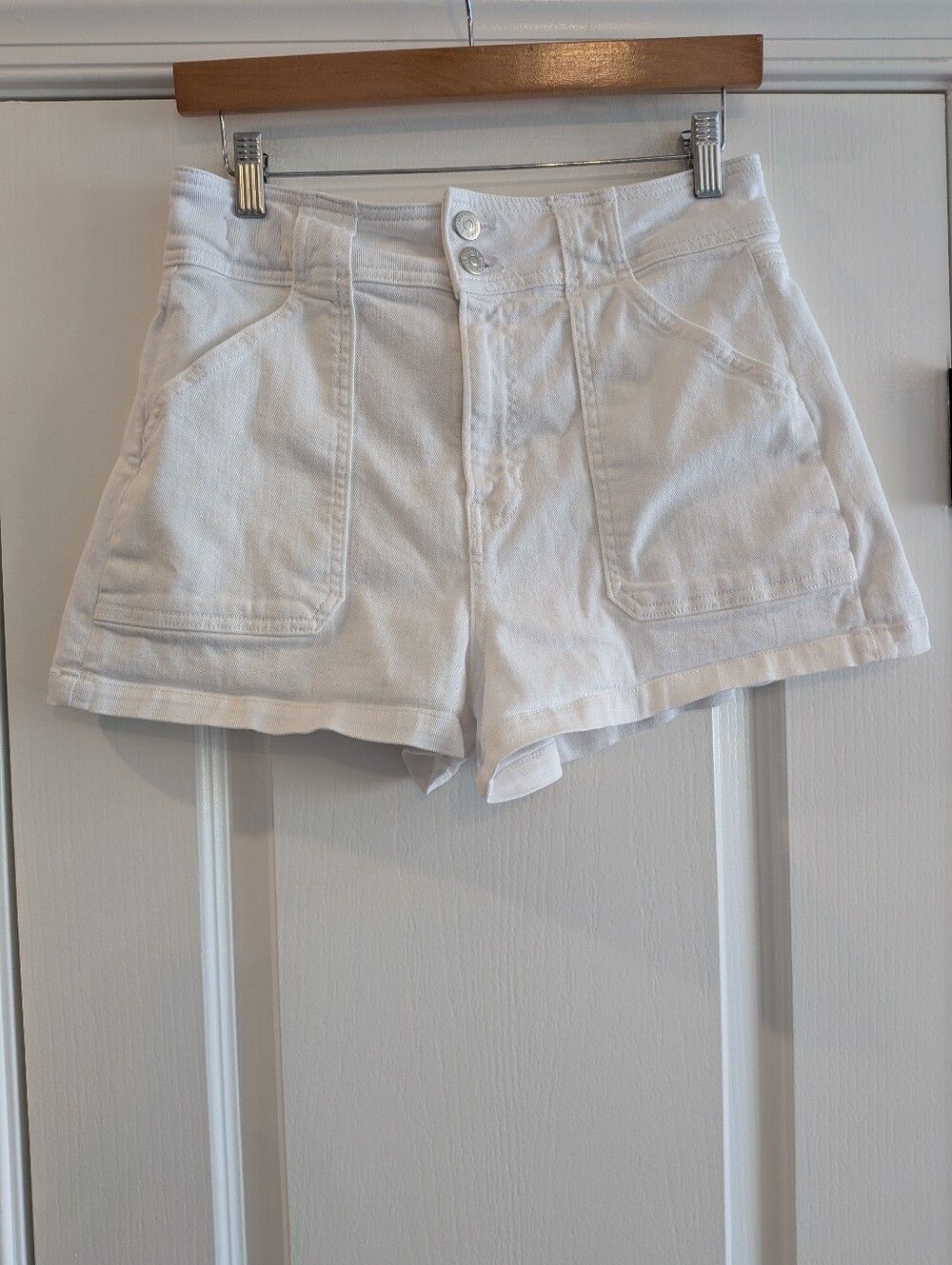Veronica Beard Lovisa Short White Denim High Rise Quiet Luxury Coastal Size 28